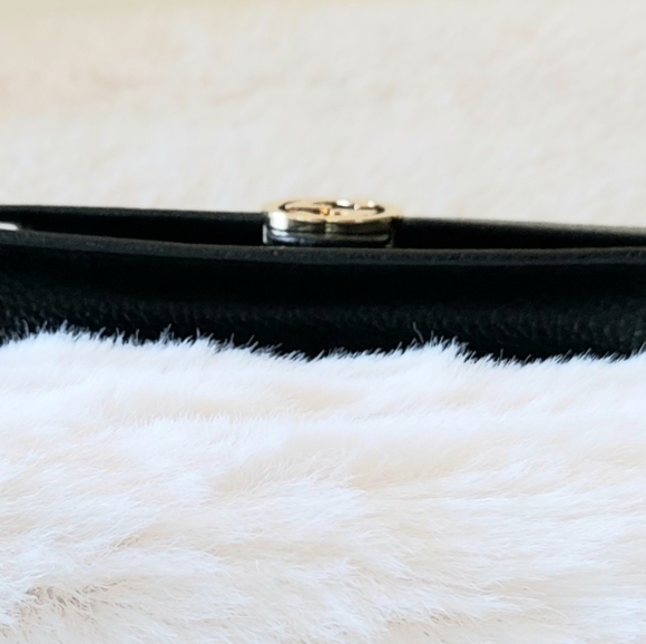 Gucci Clutch Crossbody with Chain Wallet/ Bag - Picture 4 of 4